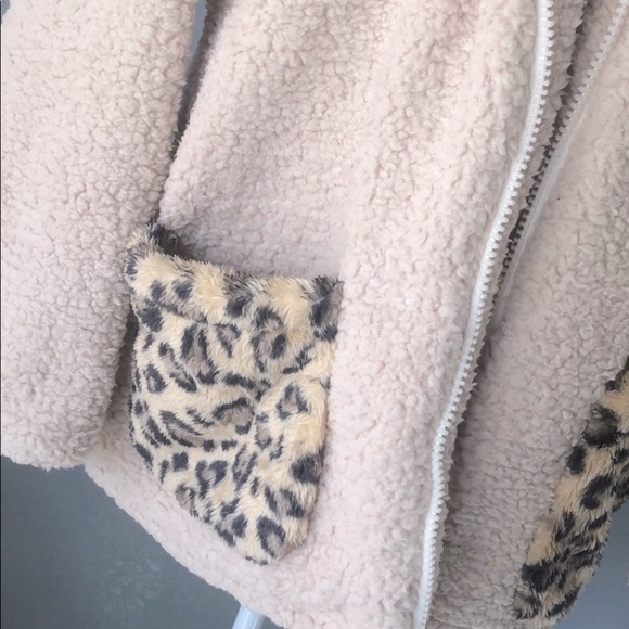 Last One! Final Sale Price! Super Soft Plush Teddy Bear Leopard Pocket Coat - Picture 4 of 8